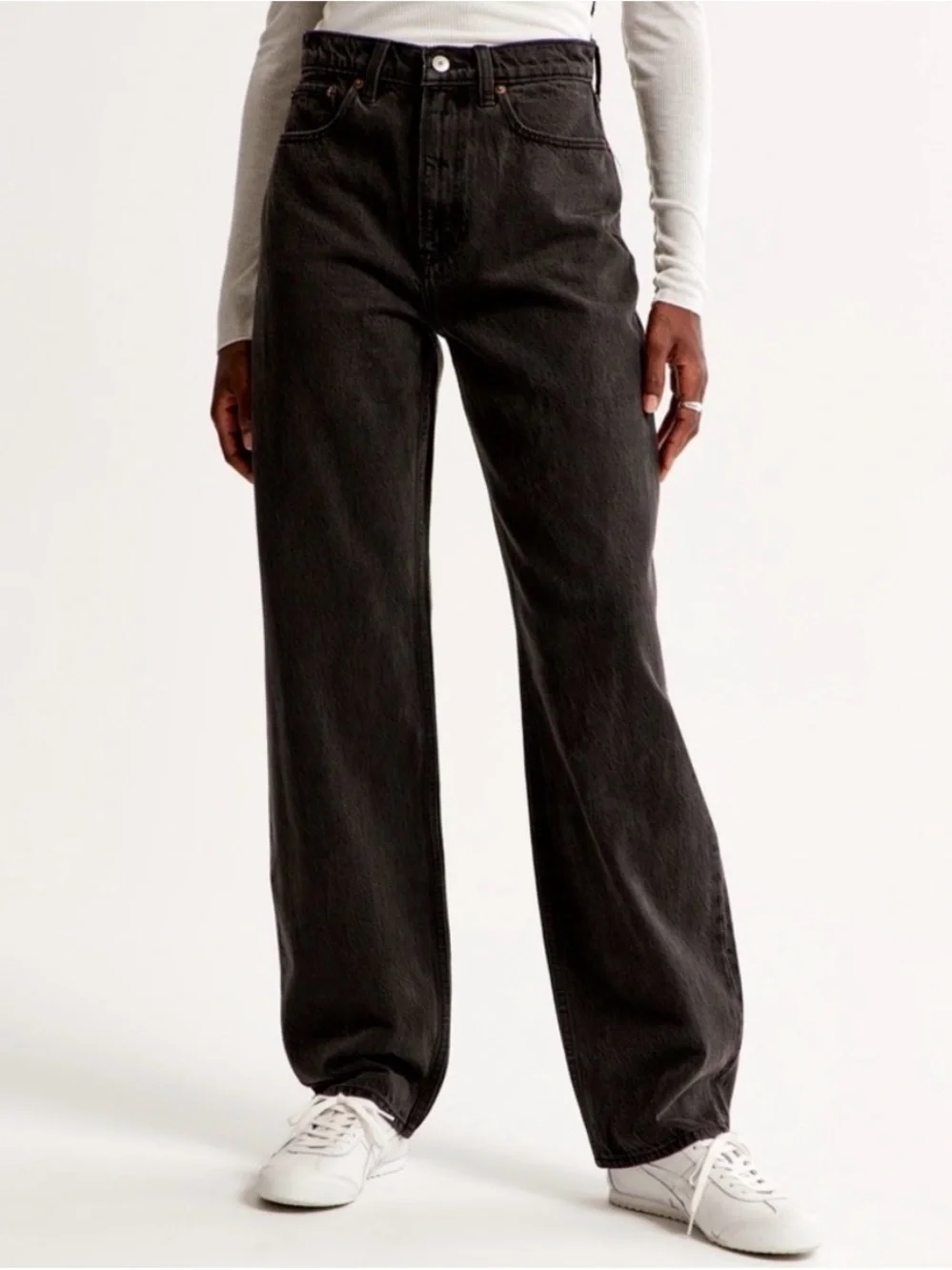 Abercrombie & Fitch Women's High Rise "The Taper Jean" In Black Size 6S - Picture 1 of 8